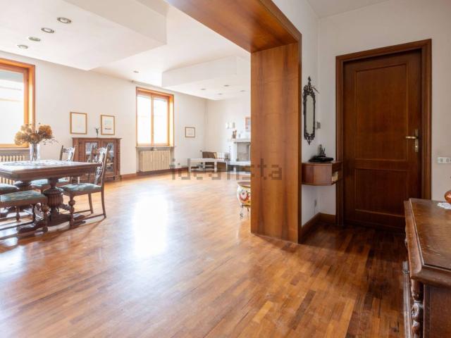 Appartamento in vendita a Usmate Velate, Usmate