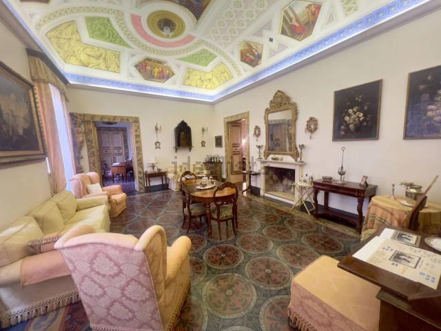 Appartamento in vendita a Centro, Marche