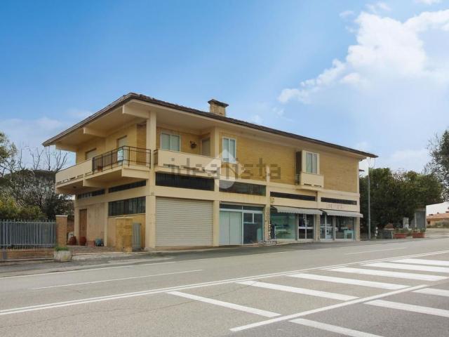 Appartamento in vendita a Santa Petronilla, Marche