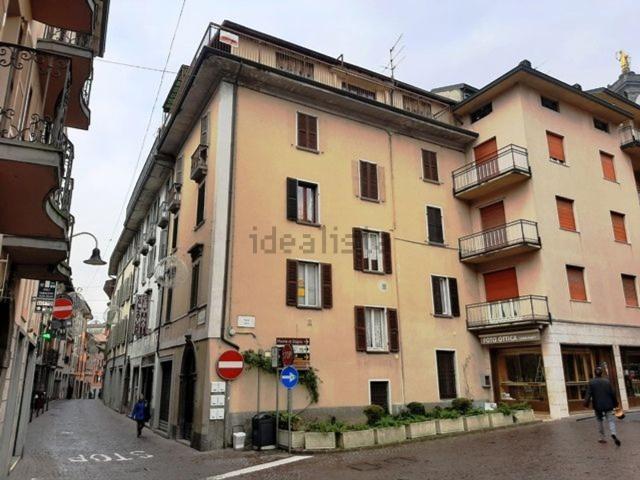 Appartamento in vendita a Comunità Montana della Valle Brembana, Zogno