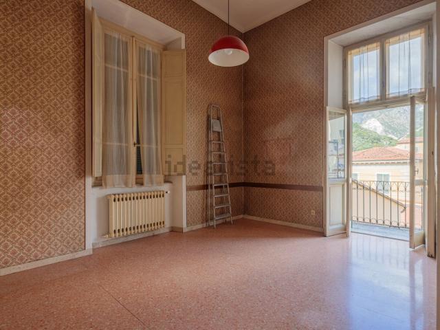 Appartamento in vendita a Carrara, Toscana