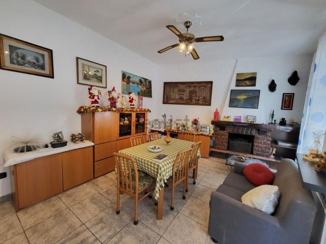 Appartamento in vendita a Rogeno, Lombardia