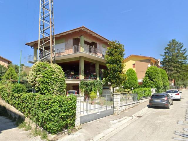 Appartamento in vendita a Tolentino, Macerata