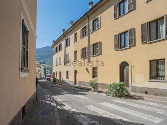 Appartamento in vendita a Sondrio, Lombardia