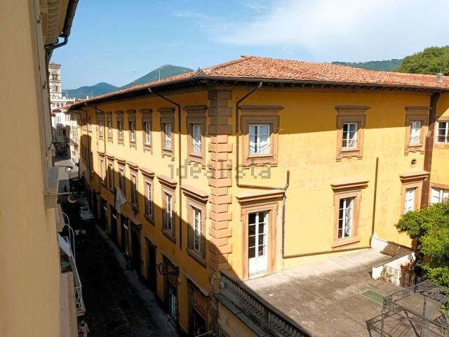 Attico in vendita a Prato, Toscana