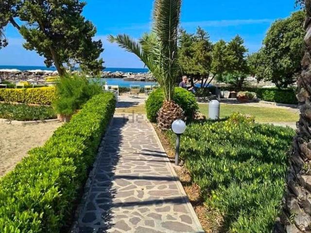 Appartamento in vendita a Quercianella, Livorno