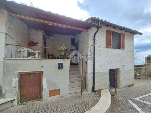 Appartamento in vendita a Fabrica Di Roma, Lazio