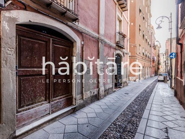 Appartamento in vendita a Castedd'e susu/Castello, Cagliari