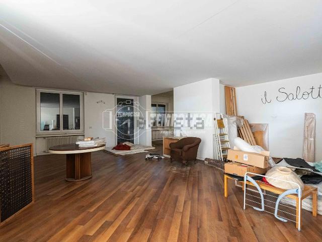 Appartamento in vendita a Arosio, Como