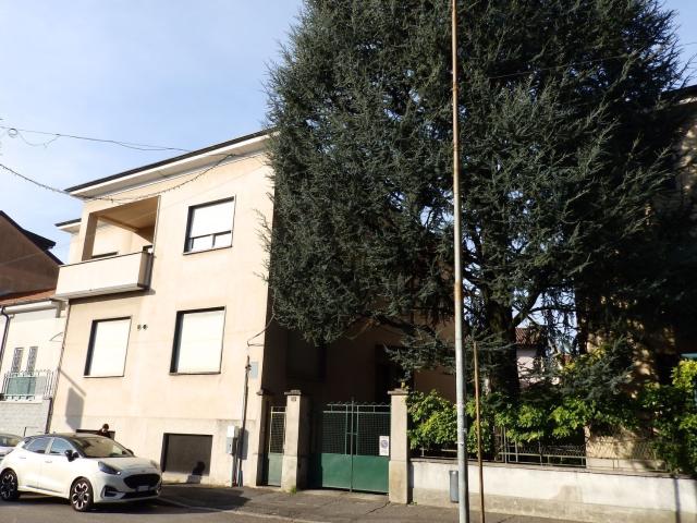 Attico in vendita a Nova Milanese, Lombardia