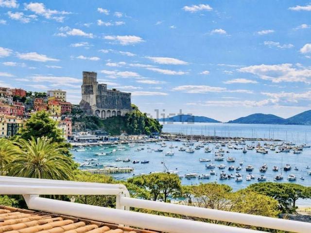 Attico in vendita a Venere Azzurra, Lerici