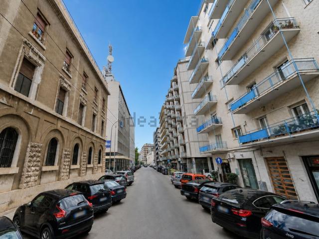 Appartamento in vendita a Madonnella, Bari