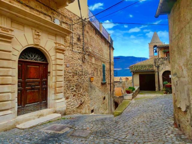 Appartamento in vendita a Capestrano, Abruzzo