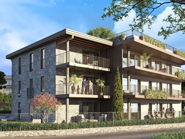 Attico in vendita a Desenzano Del Garda, Brescia