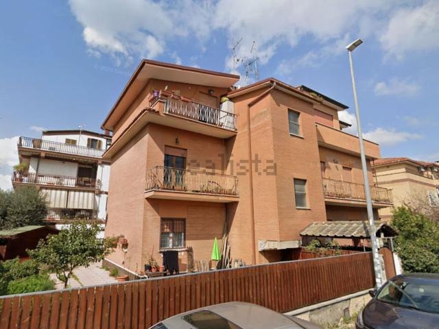Appartamento in vendita a Giardini Tor di Mezzavia, Roma Capitale