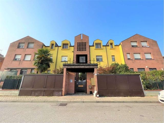 Appartamento in vendita a Cura Carpignano, Lombardia