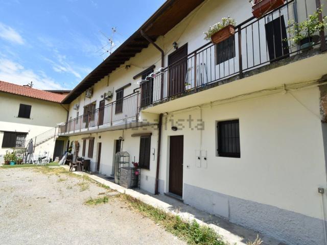Appartamento in vendita a Aicurzio, Lombardia