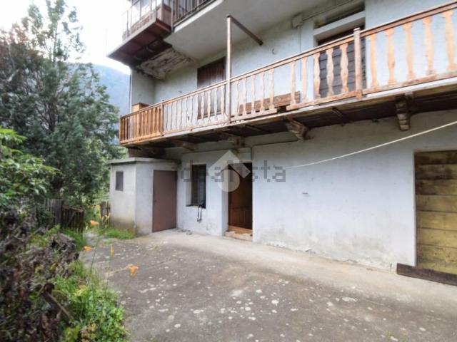 Appartamento in vendita a Montjovet, Aosta