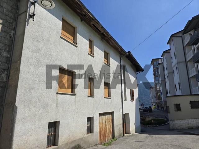 Appartamento in vendita a Sovramonte, Veneto