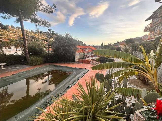 Appartamento in vendita a Bordighera, Liguria