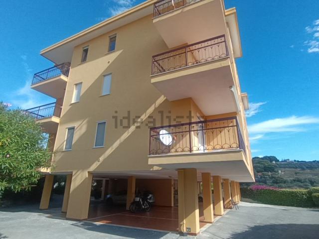 Appartamento in vendita a Costarainera, Liguria