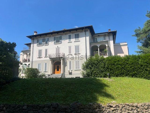 Appartamento in vendita a Casciago, Lombardia