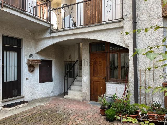 Appartamento in vendita a Sormano, Lombardia