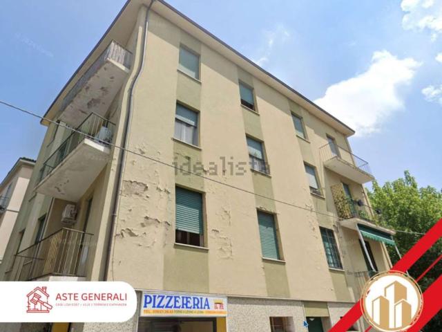Appartamento in vendita a Centro Storico, Modena