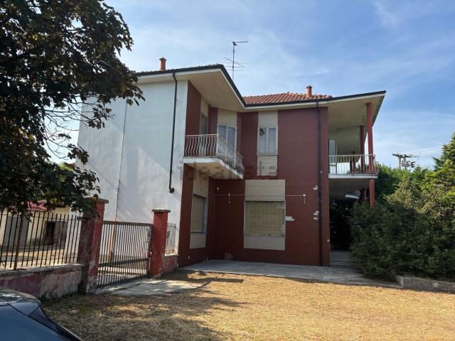 Appartamento in vendita a Cameri, Novara