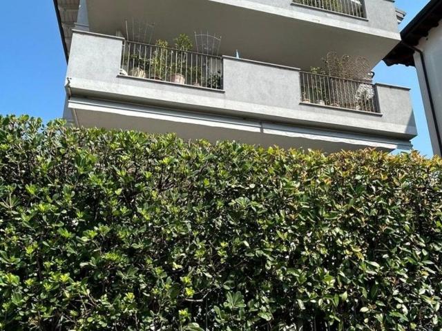 Attico in vendita a Desenzano Del Garda, Lombardia