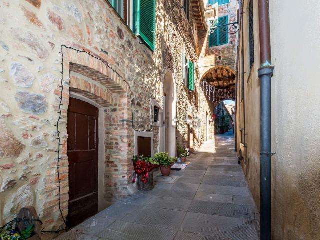 Appartamento in vendita a Monticiano, Toscana