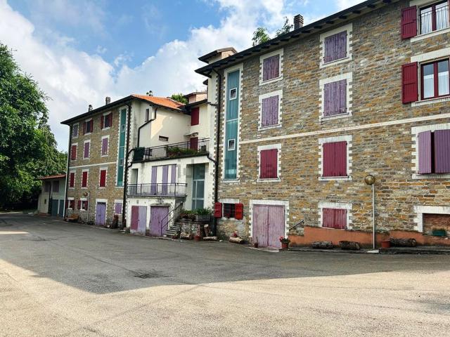 Appartamento in vendita a Schia, Tizzano Val Parma