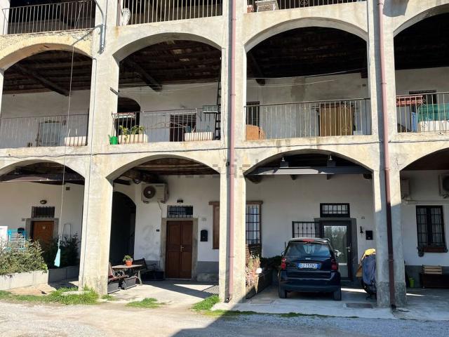 Appartamento in vendita a Monguzzo, Lombardia