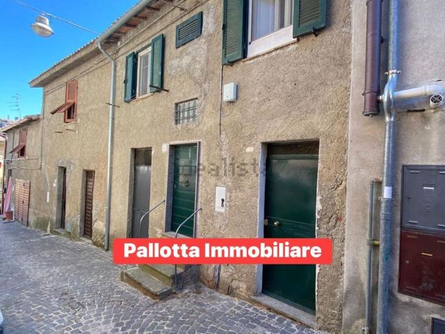 Appartamento in vendita a Capodimonte, Lazio