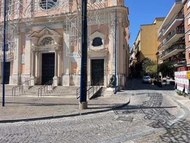 Appartamento in vendita a Portici, Campania