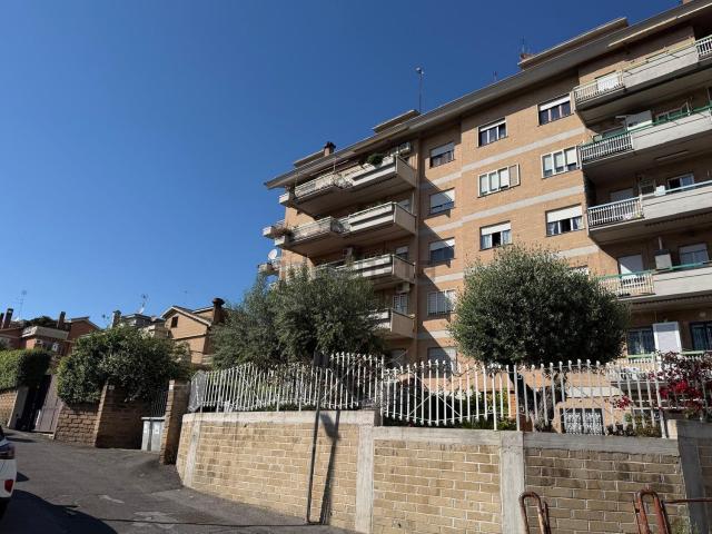 Appartamento in vendita a Tor Lupara, Roma Capitale