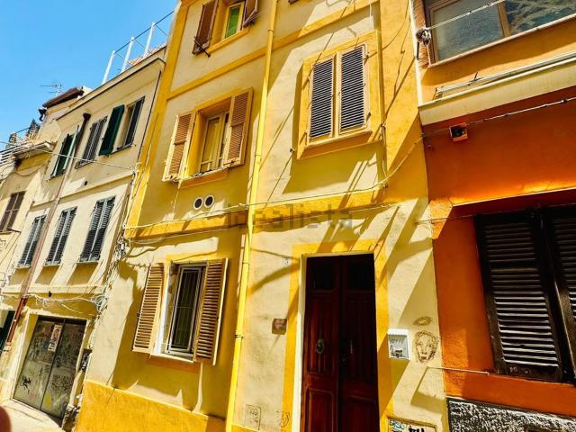 Appartamento in vendita a Cappuccini, Cala Di Volpe