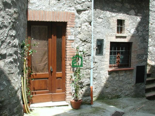 Appartamento in vendita a Collesecco, Lugnano In Teverina