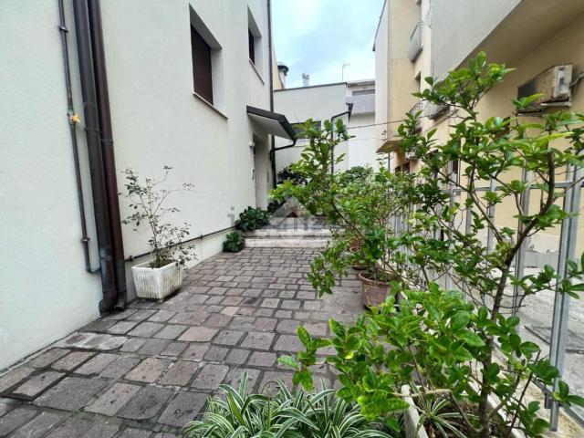 Appartamento in vendita a Miramare, Rimini