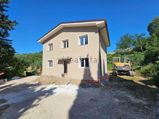 Appartamento in vendita a Cèsolo, Marche