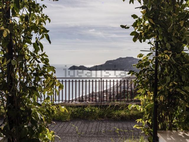 Appartamento in vendita a Letojanni, Sicilia