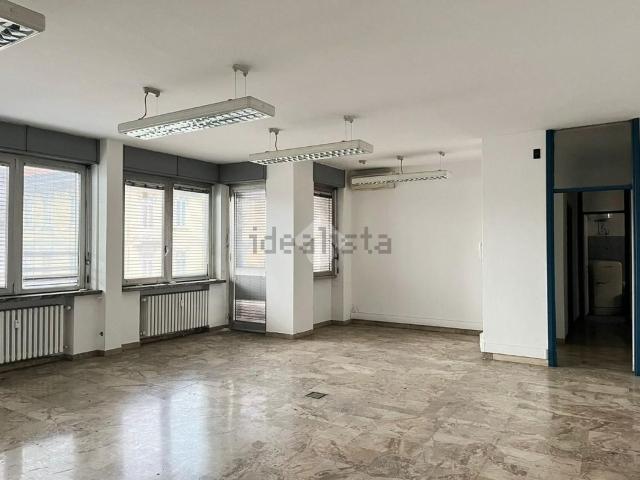 Appartamento in vendita a Biumo Superiore, Varese