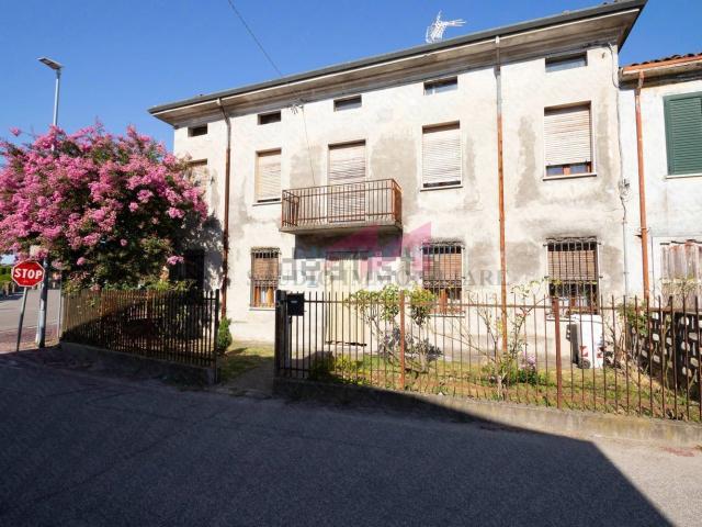 Appartamento in vendita a Bergantino, Veneto