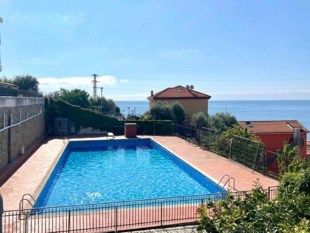 Appartamento in vendita a Cipressa, Liguria