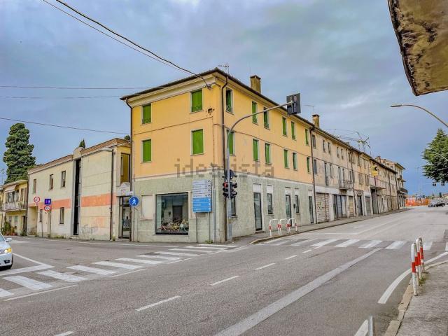Appartamento in vendita a Cappuccini, Thiene