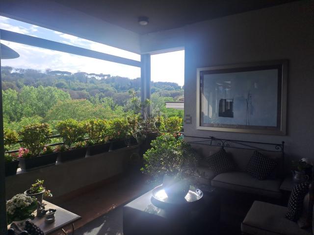 Attico in vendita a Tomba di Nerone, Roma