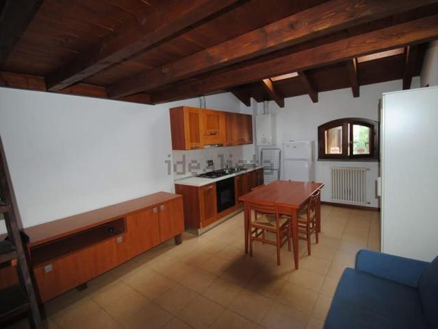 Appartamento in vendita a Terra di Mezzo, Re