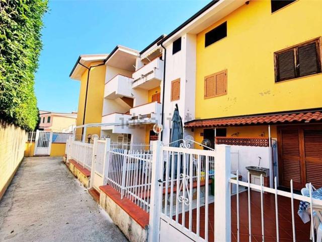 Appartamento in vendita a La Petrosa, Calabria