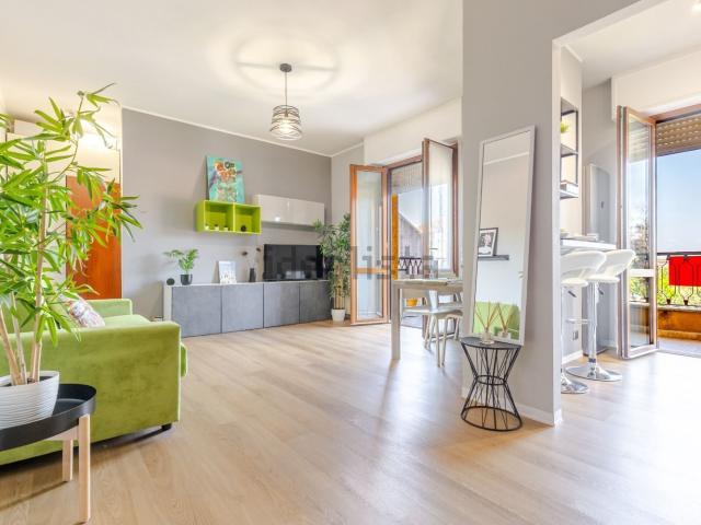 Appartamento in vendita a Tradate, Lombardia