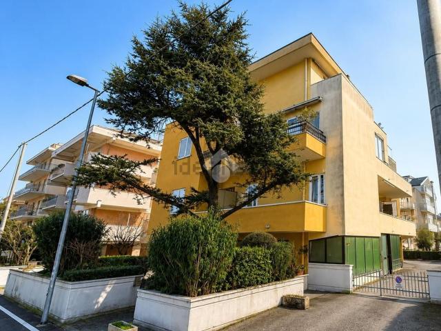 Appartamento in vendita a Miramare, Rimini